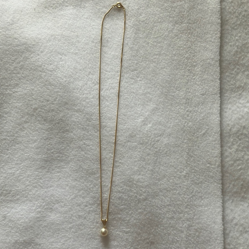 Real Pearl and Diamond Necklace. Dainty and Beautiful. 18” Gold Tone Chain.
